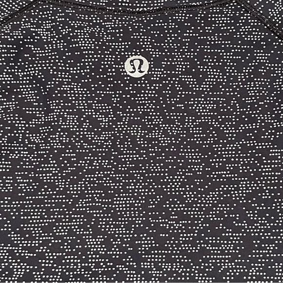 lululemon quick pace short sleeve soundwave white black Preowned great condition - Picture 8 of 10